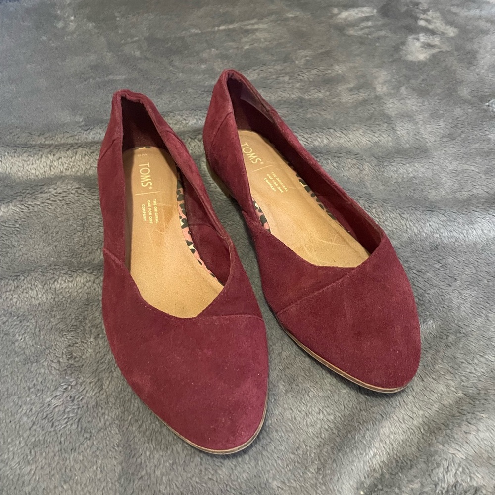 TOMS Women's Deep Red Suede Flats